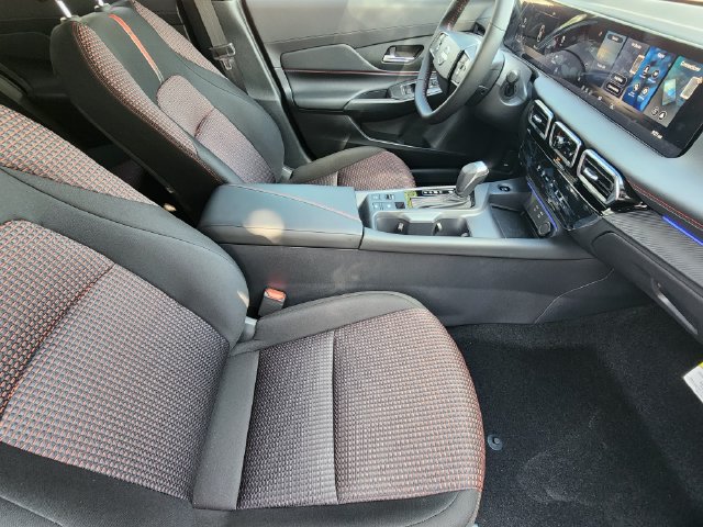 New 2026 Nissan Sentra SR w/ Floor Mat Package FWD image 13