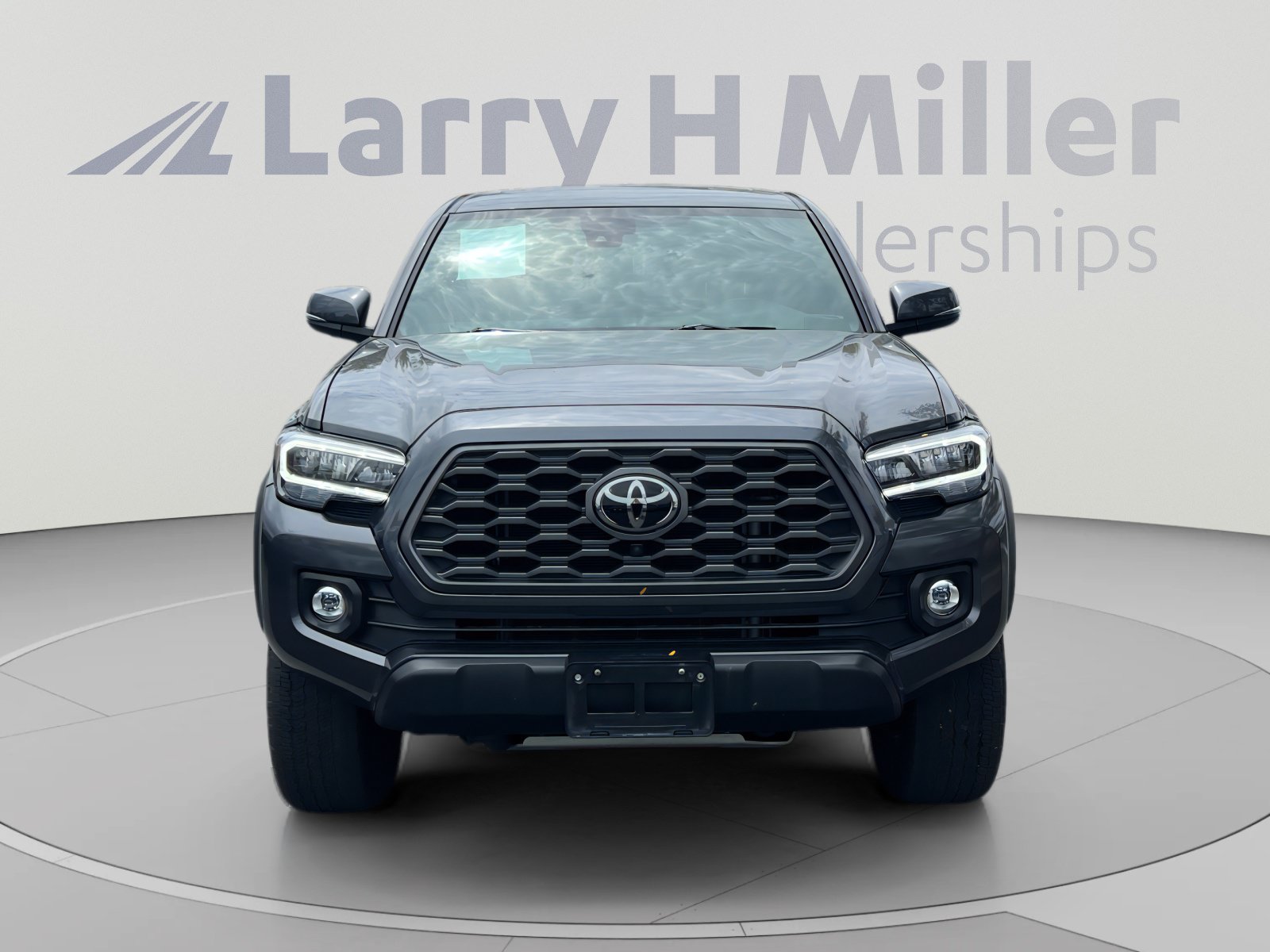 Used 2021 Toyota Tacoma TRD Off-Road w/ TRD Premium Off Road Package AWD/4WD image 8