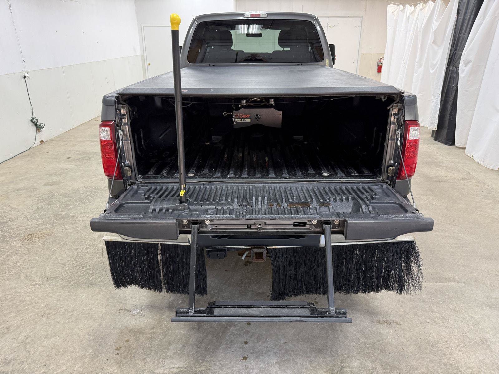 Used 2015 Ford F250 XLT w/ XLT Premium Package AWD/4WD image 28