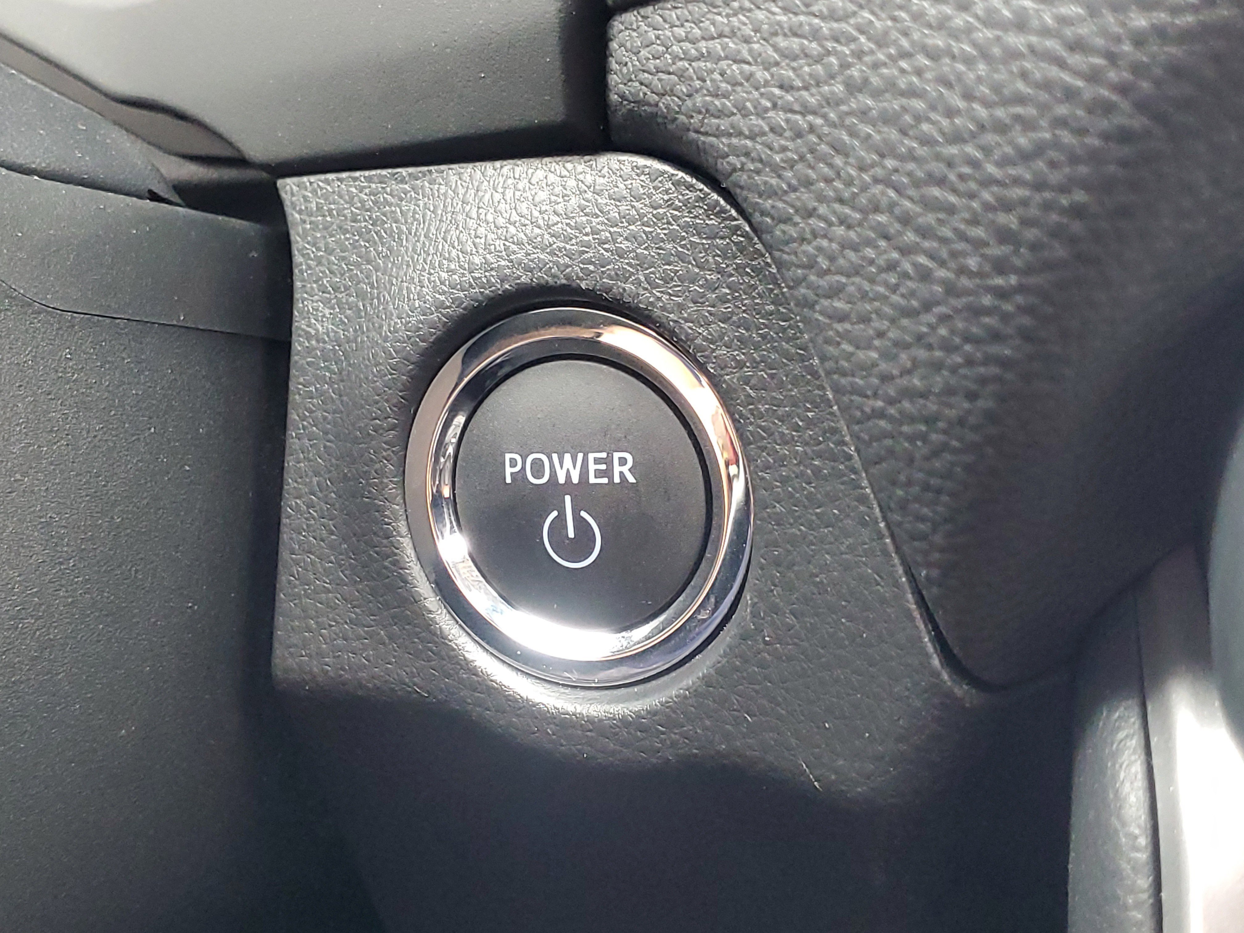 Certified 2025 Toyota RAV4 XLE image 33