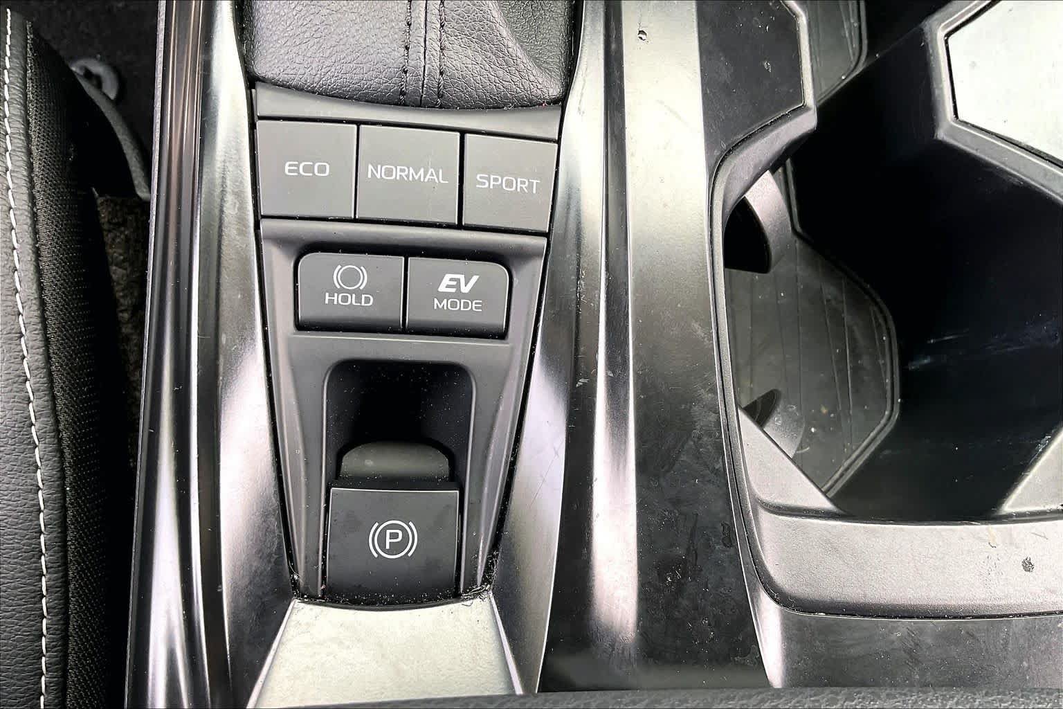 Used 2025 Toyota Camry SE FWD image 33