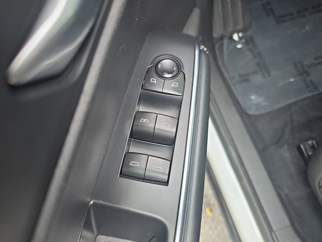 Certified 2025 GMC Acadia Elevation FWD image 16