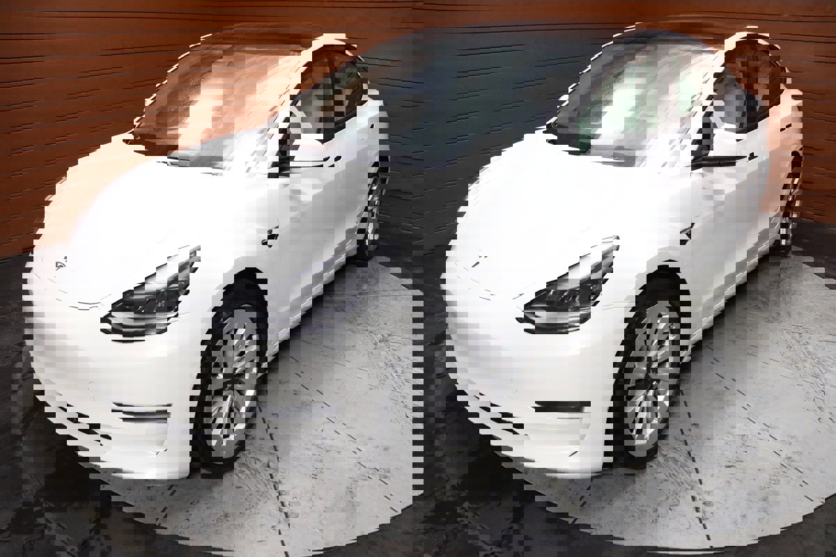 Used 2023 Tesla Model 3 Standard Range image 6