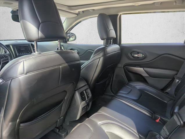 Used 2019 Jeep Cherokee Latitude Plus w/ Comfort/Convenience Group image 14