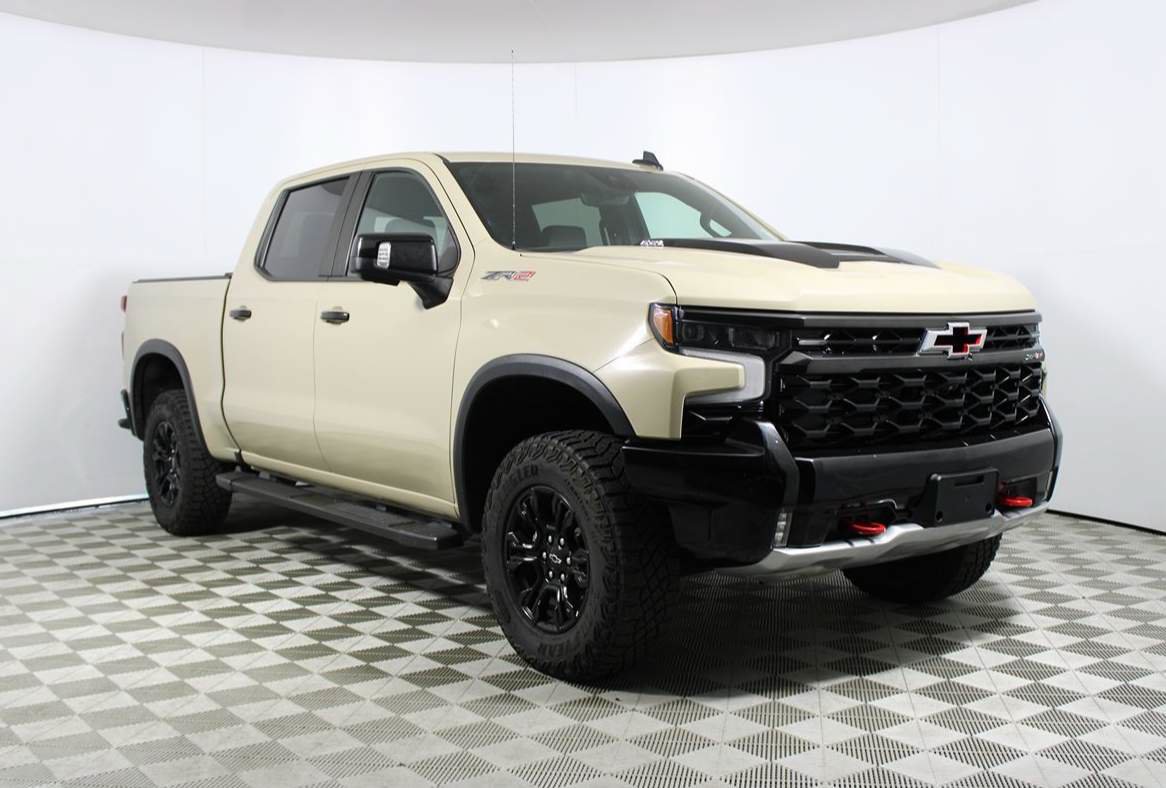 Used 2023 Chevrolet Silverado 1500 ZR2 w/ Technology Package AWD/4WD image 1