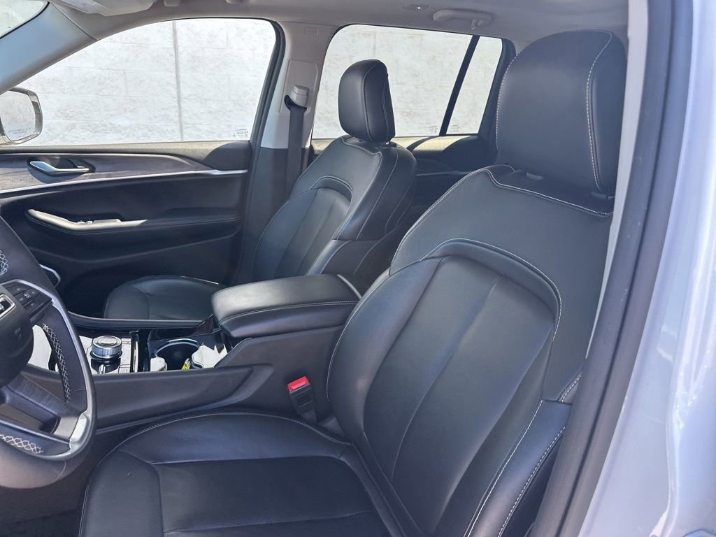 Used 2022 Jeep Grand Cherokee Limited 4xe image 11