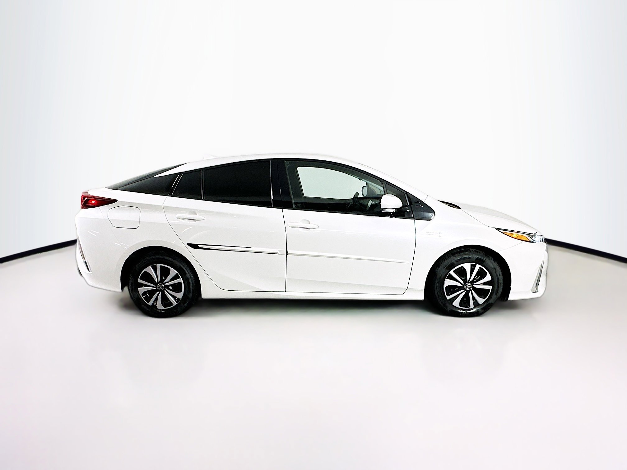 Used 2018 Toyota Prius Prime Premium FWD image 10