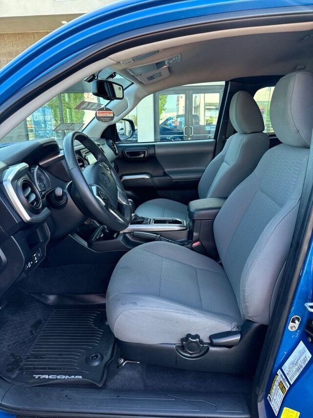 Used 2017 Toyota Tacoma SR5 w/ Tow Package AWD/4WD image 10