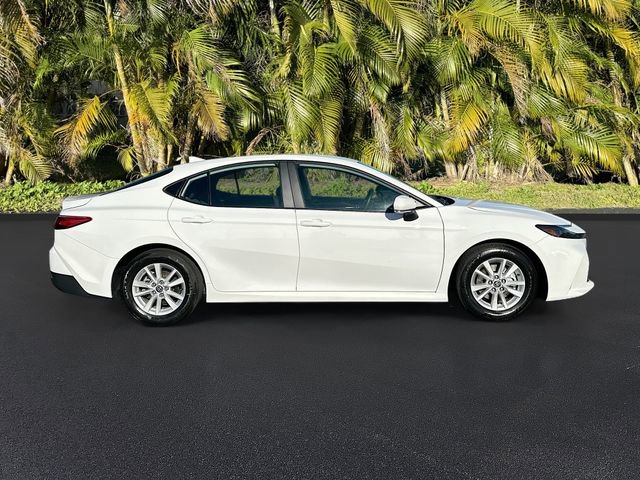 Used 2025 Toyota Camry LE FWD image 4