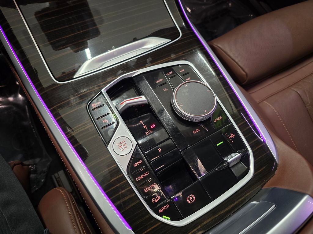 Used 2025 BMW X7 xDrive40i image 29