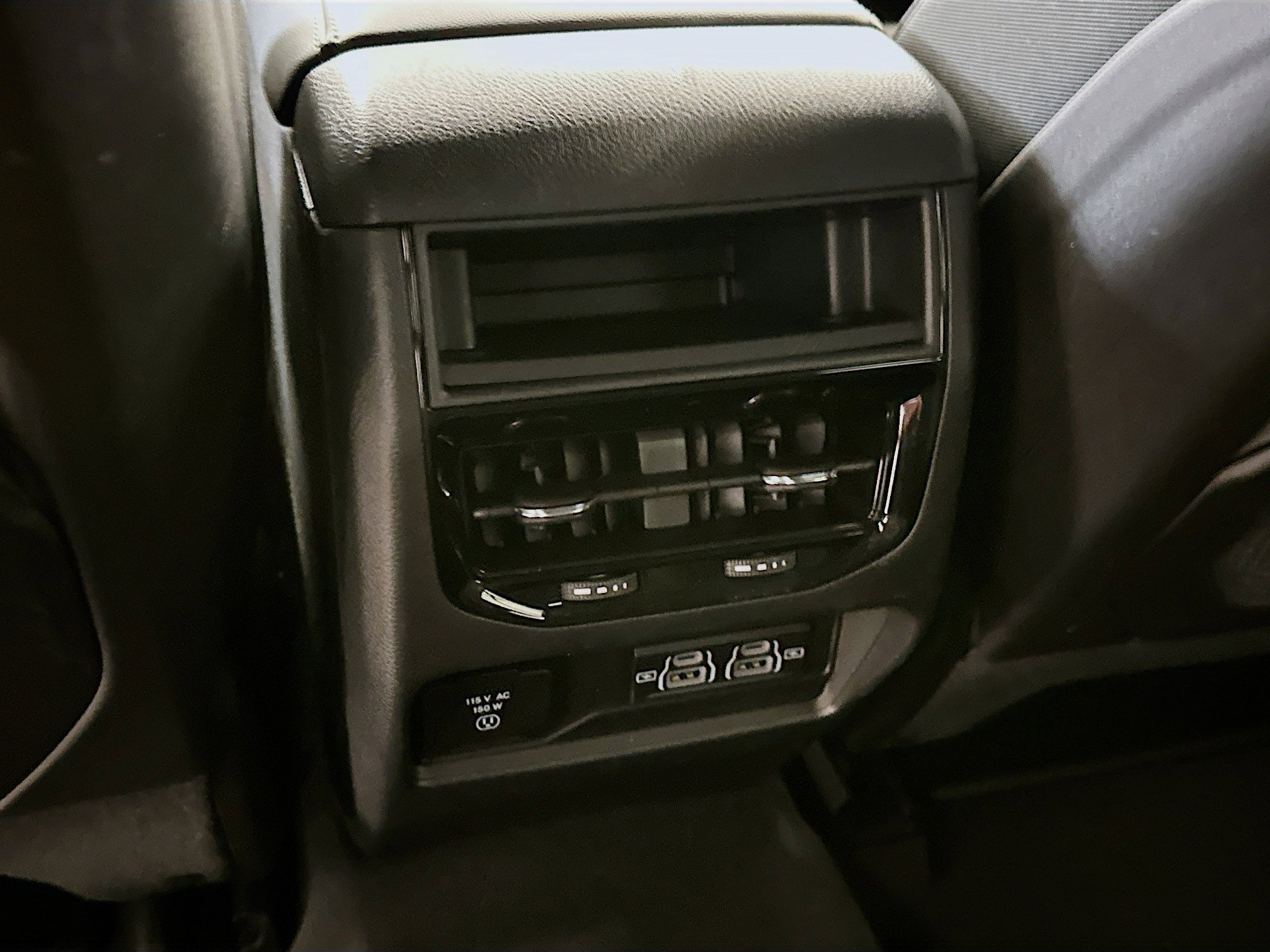 Used 2023 Jeep Grand Cherokee Altitude image 27