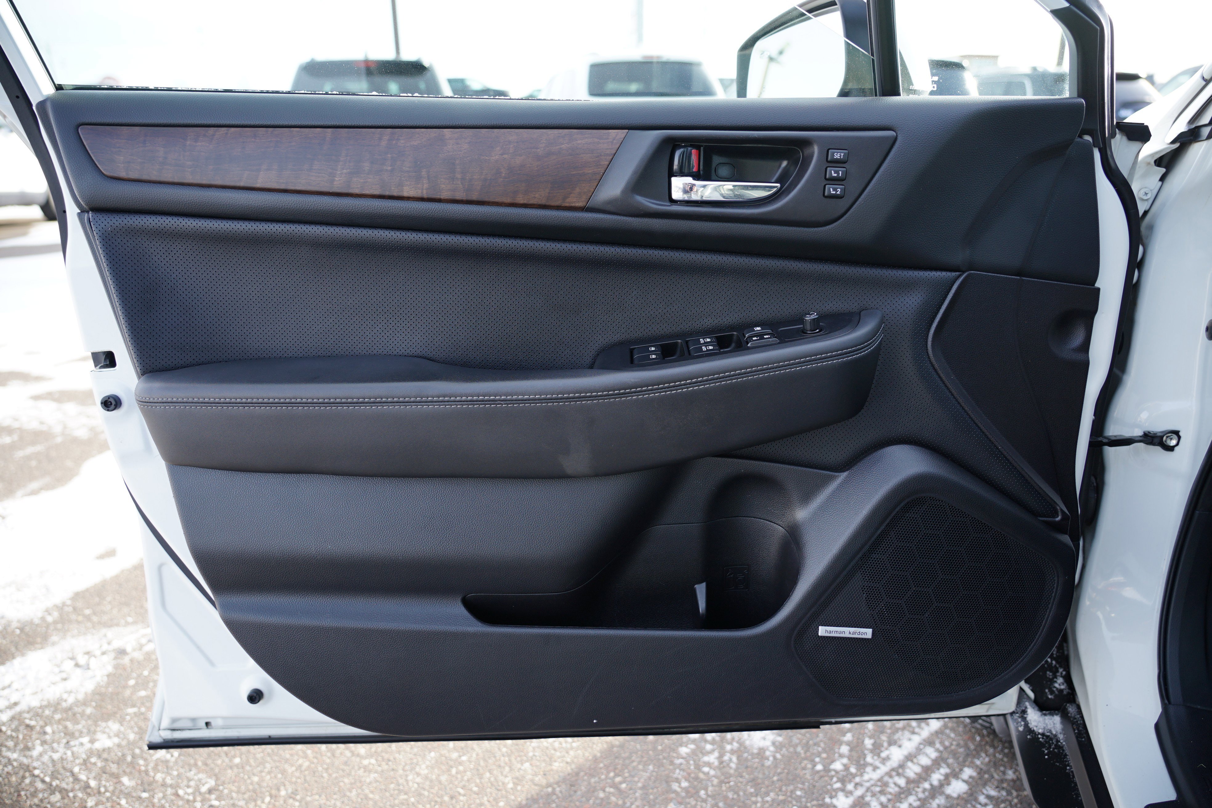 Used 2017 Subaru Outback 3.6R Limited image 15