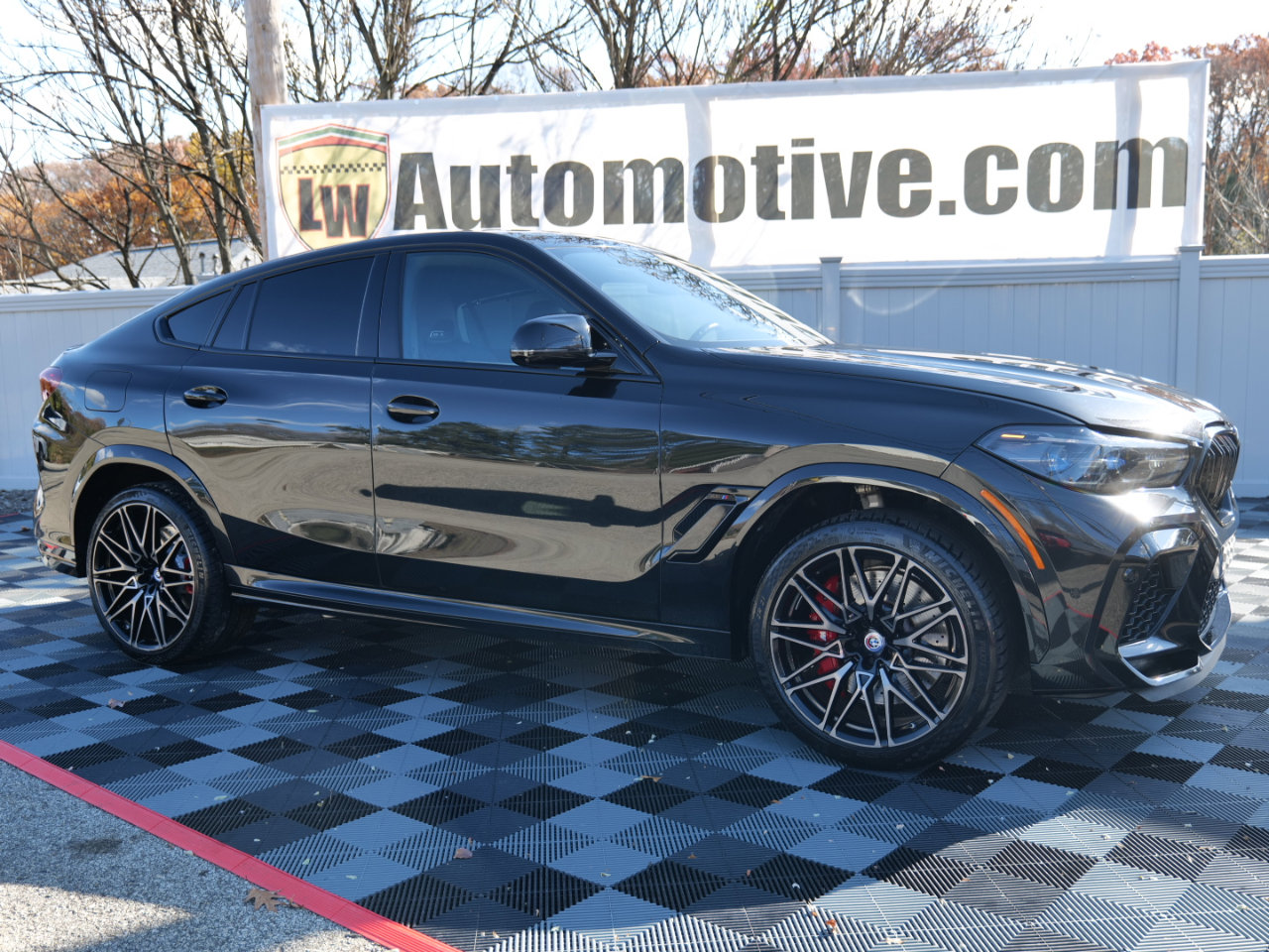 Used 2023 BMW X6 M Competition w/ Competition Package image 3