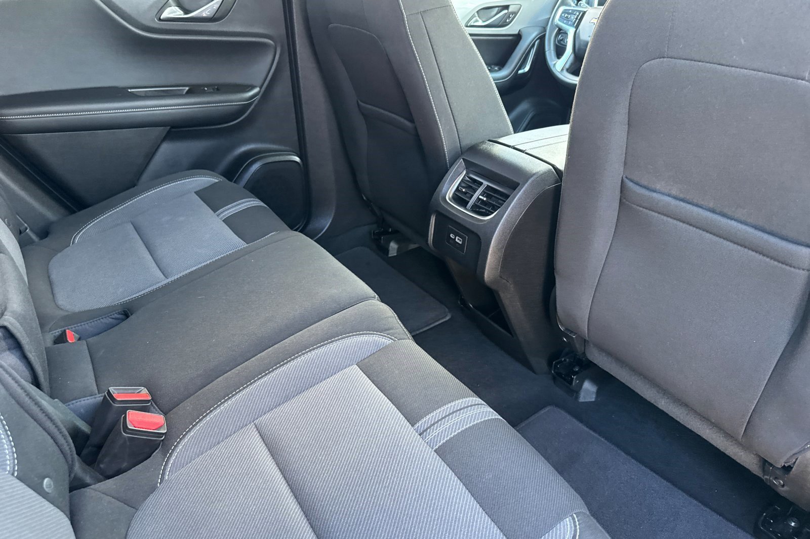 Used 2025 Chevrolet Blazer LT image 30