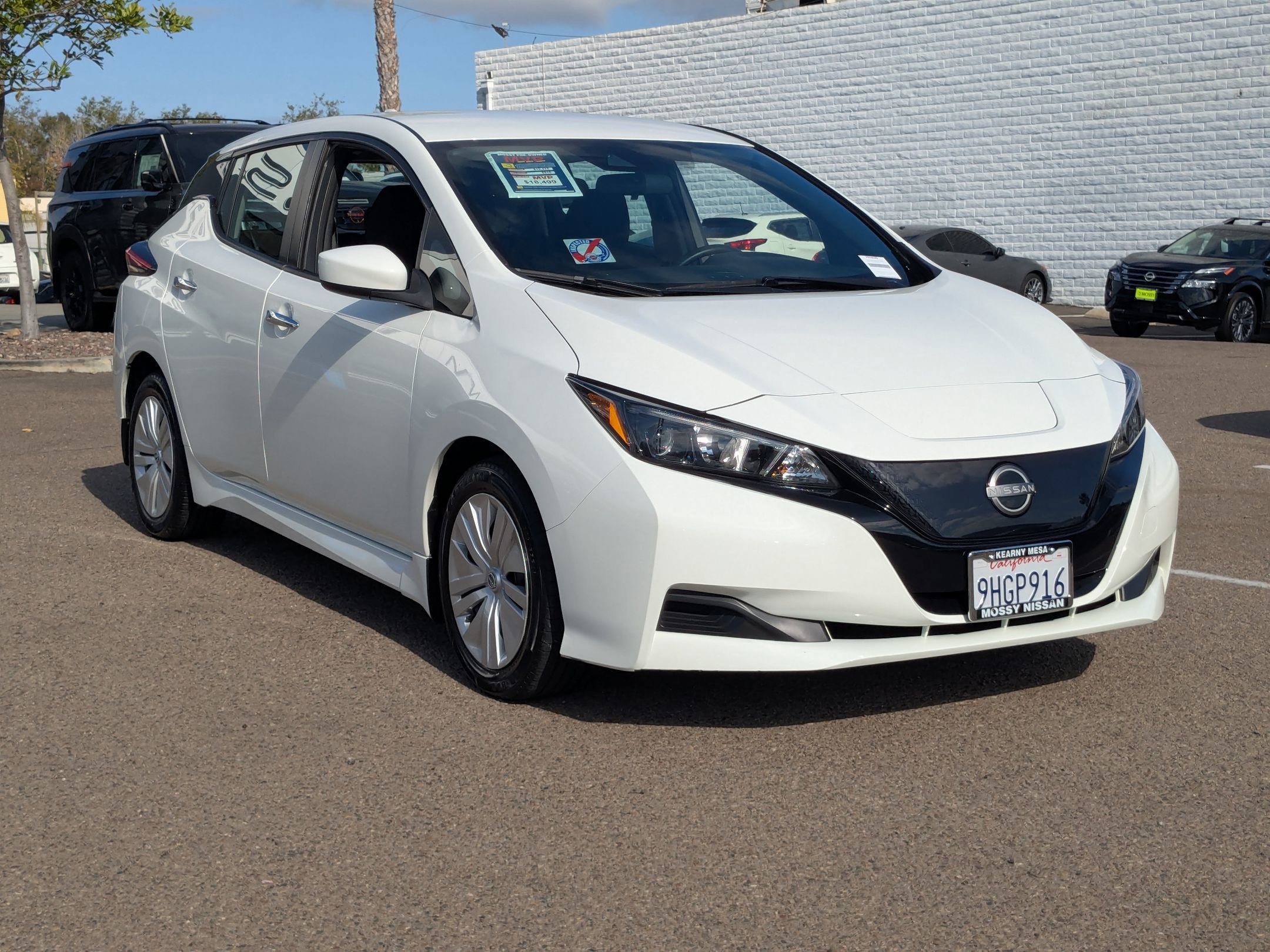 Used 2024 Nissan Leaf S image 3