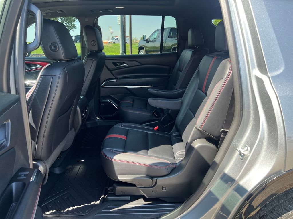 Used 2025 Chevrolet Traverse RS AWD/4WD image 25