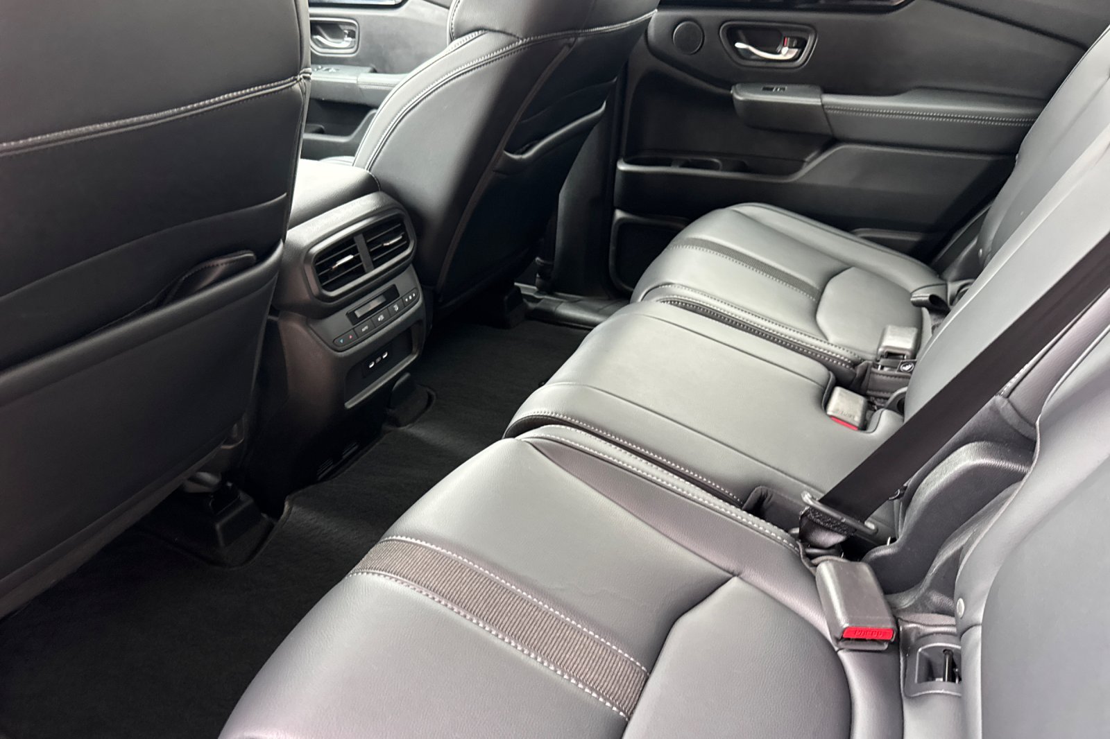 Used 2024 Honda Pilot EX-L image 9