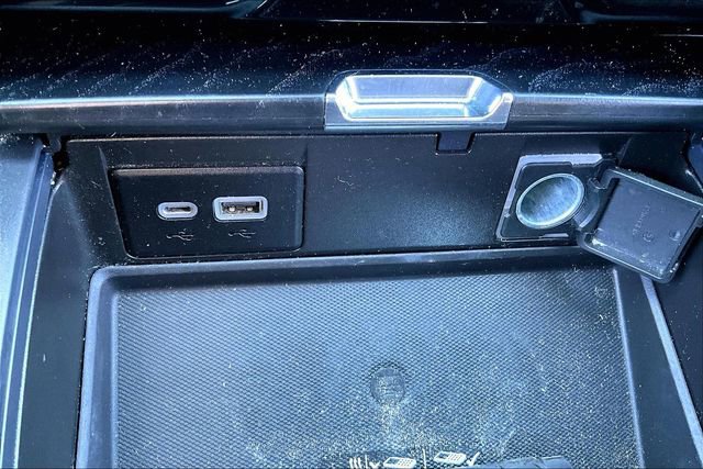 Used 2021 GMC Yukon XL Denali image 16