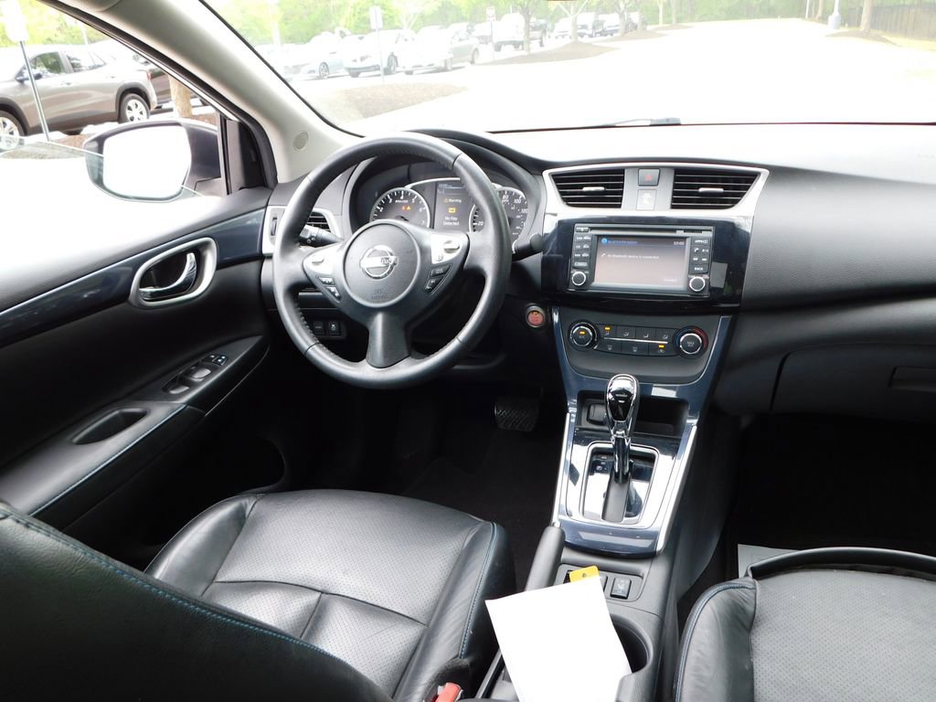 Used 2017 Nissan Sentra SR w/ SR Premium Technology Package FWD image 6