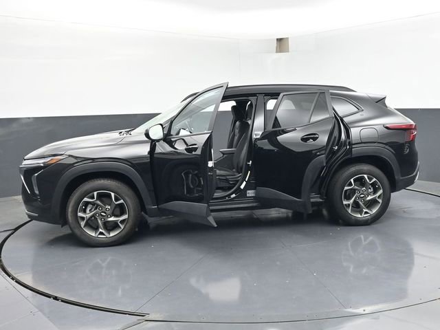 Used 2025 Chevrolet Trax LT w/ LT Convenience Package FWD image 49