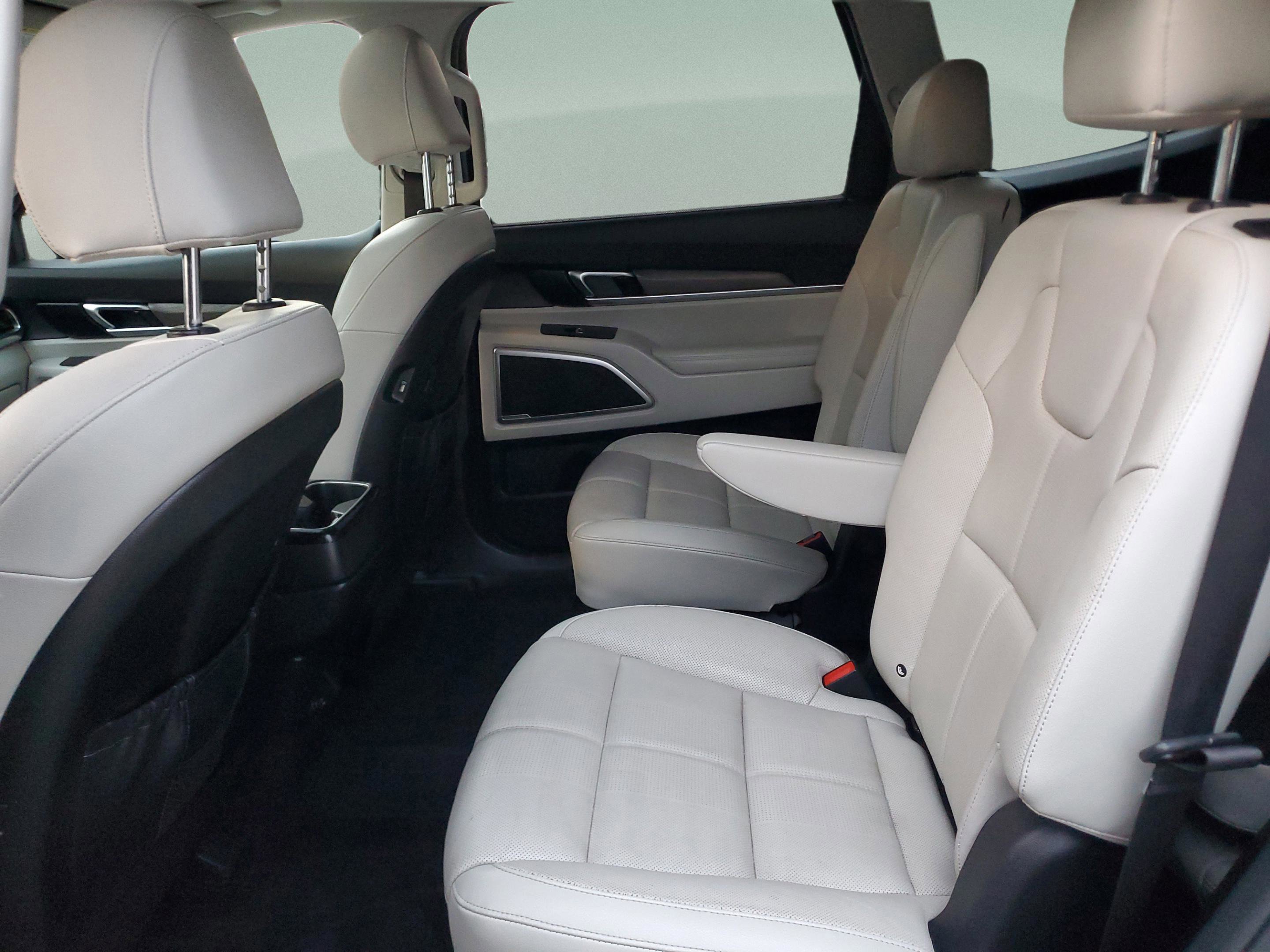 Certified 2022 Kia Telluride EX w/ EX Premium Package AWD/4WD image 7
