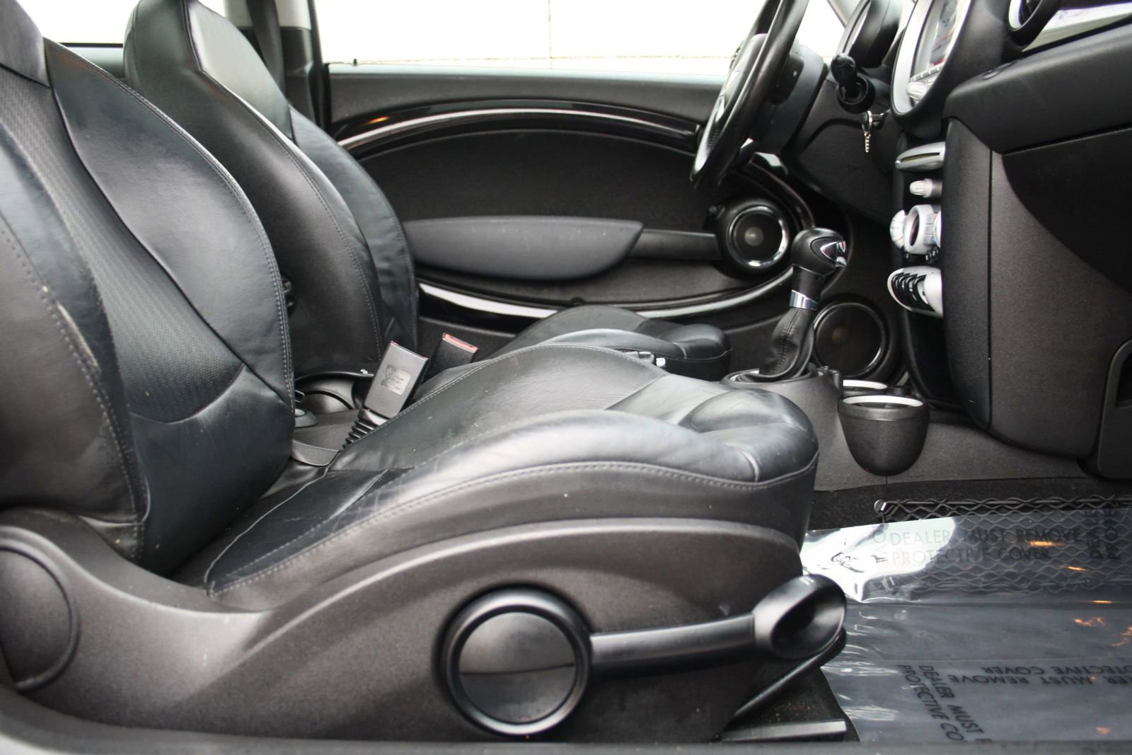 Used 2010 MINI Cooper Hardtop image 9