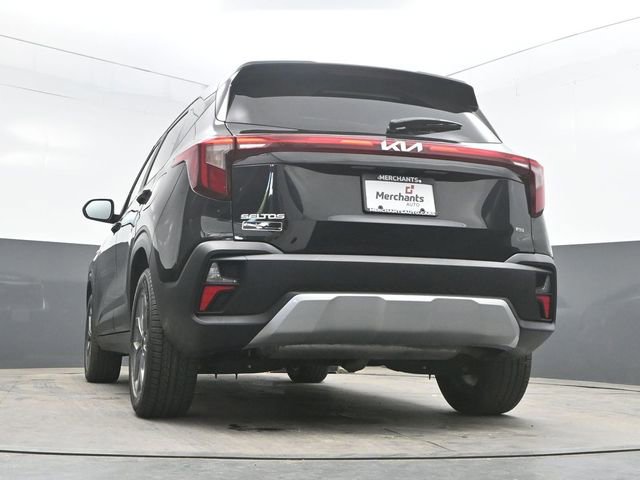 Used 2024 Kia Seltos LX AWD/4WD image 37