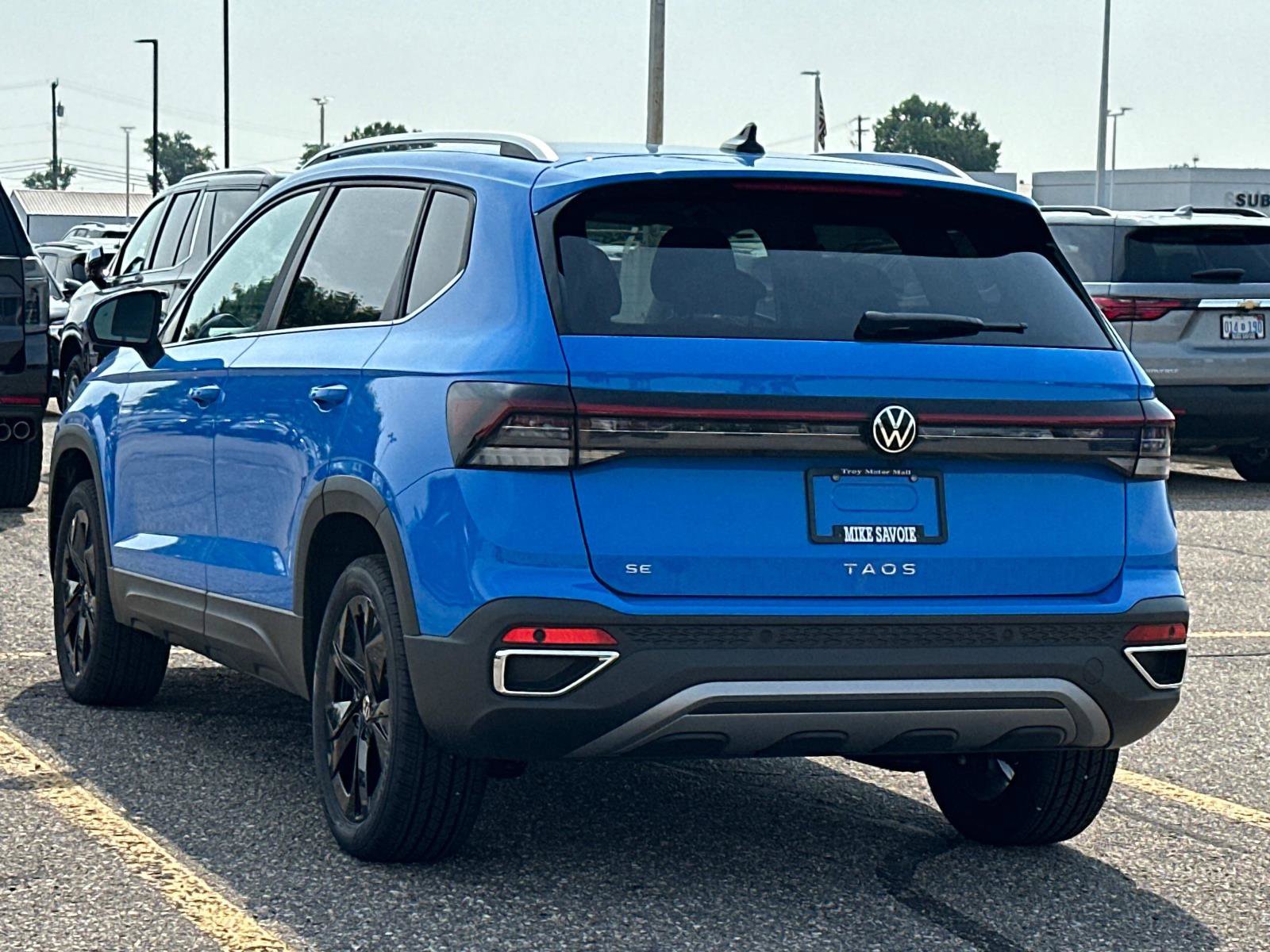 New 2025 Volkswagen Taos SE image 4