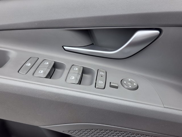 Used 2024 Hyundai Elantra SEL FWD image 32