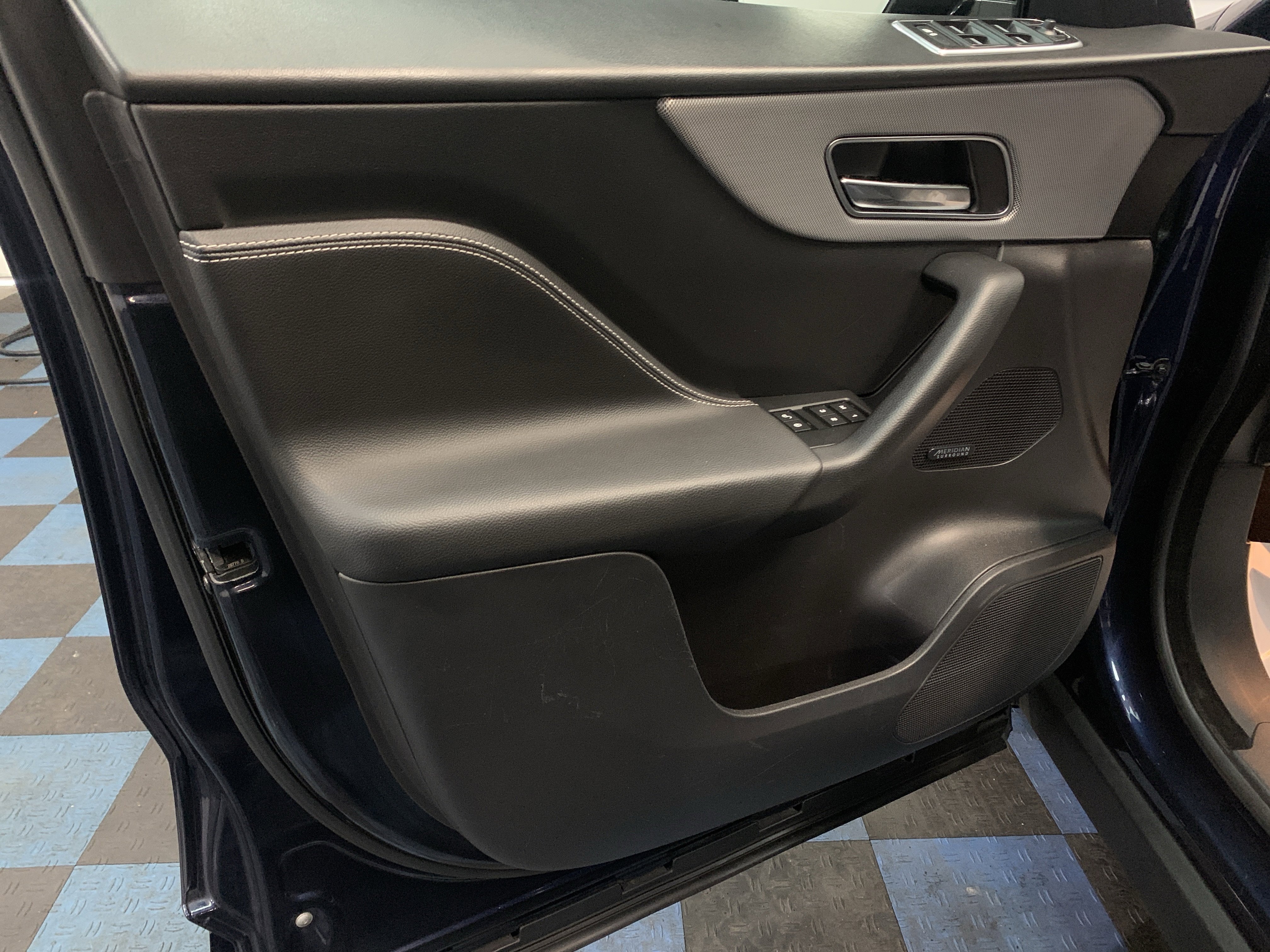 Used 2017 Jaguar F-PACE S AWD/4WD image 11