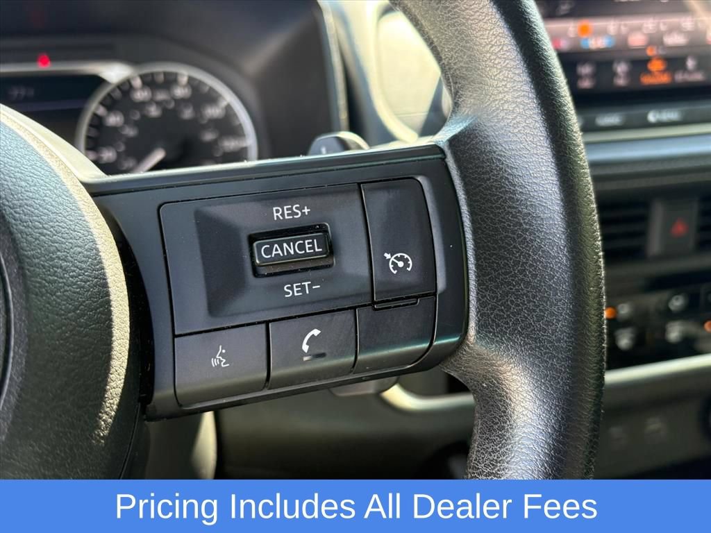 Used 2023 Nissan Rogue S AWD/4WD image 16