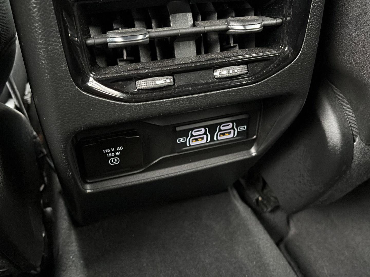 Used 2023 Jeep Grand Cherokee Altitude AWD/4WD image 11