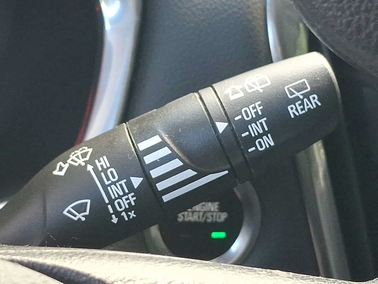 Used 2021 Chevrolet Traverse LS AWD/4WD image 25