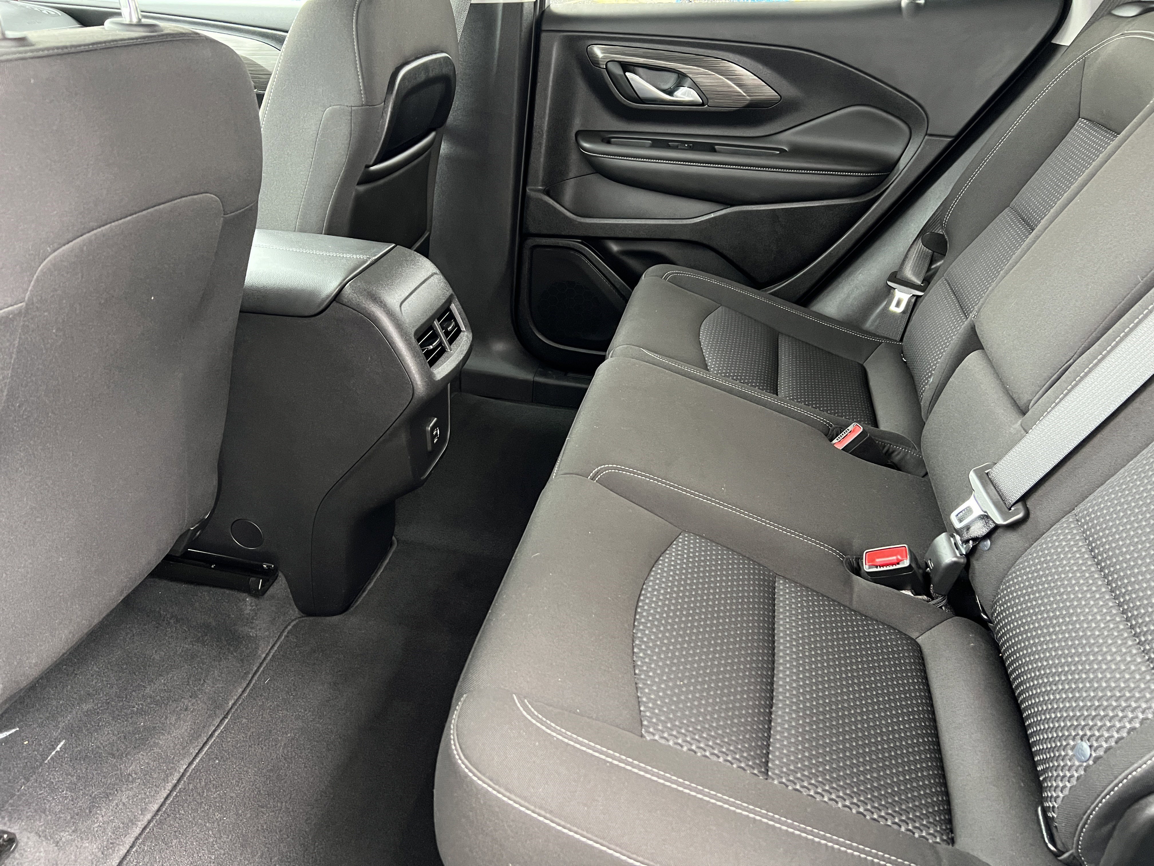 Used 2024 GMC Terrain SLE FWD image 15