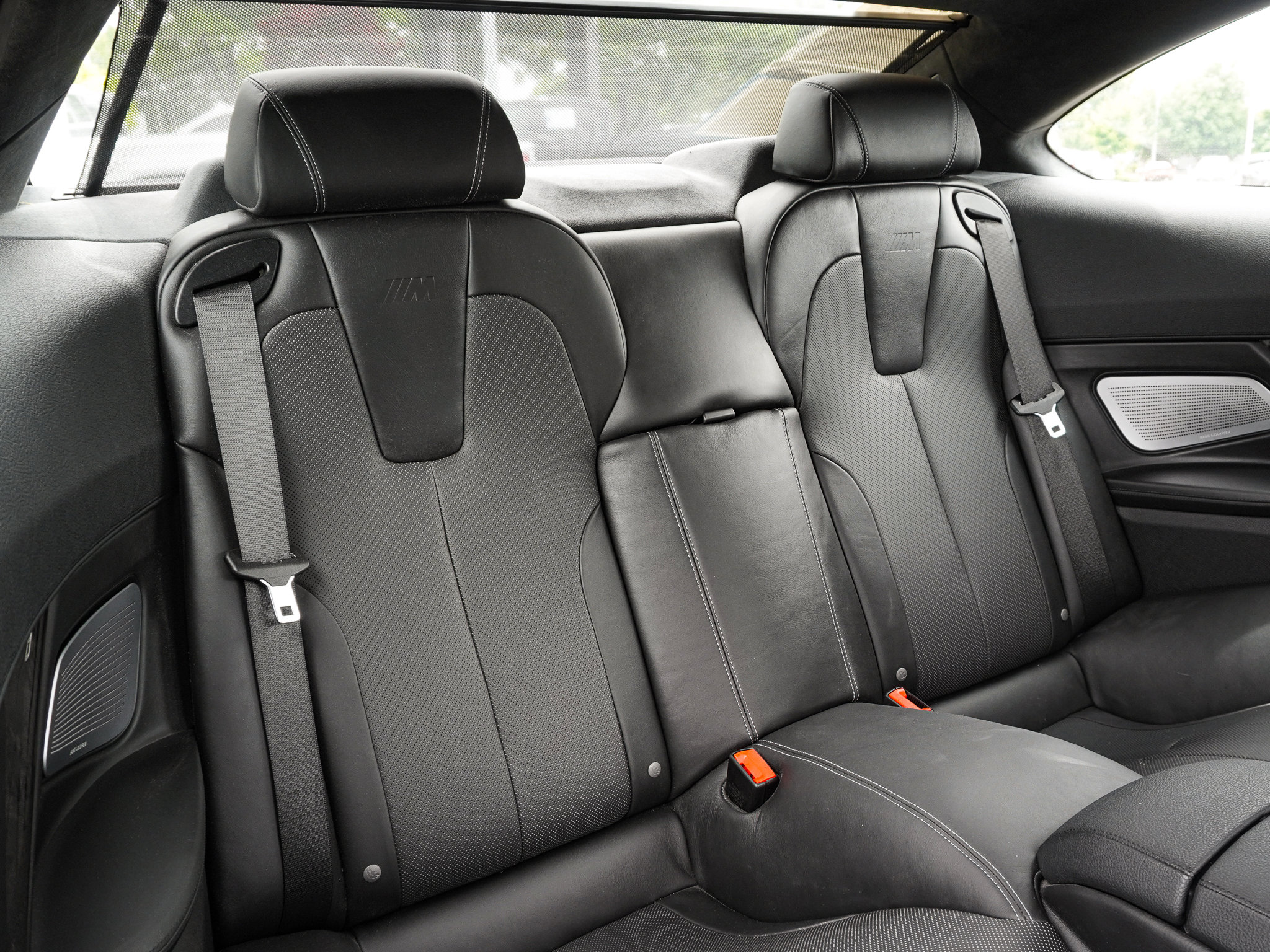 Used 2014 BMW M6 Coupe w/ Executive Package RWD image 32
