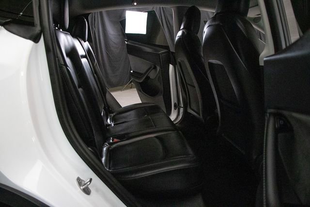 Used 2021 Tesla Model Y Long Range image 18
