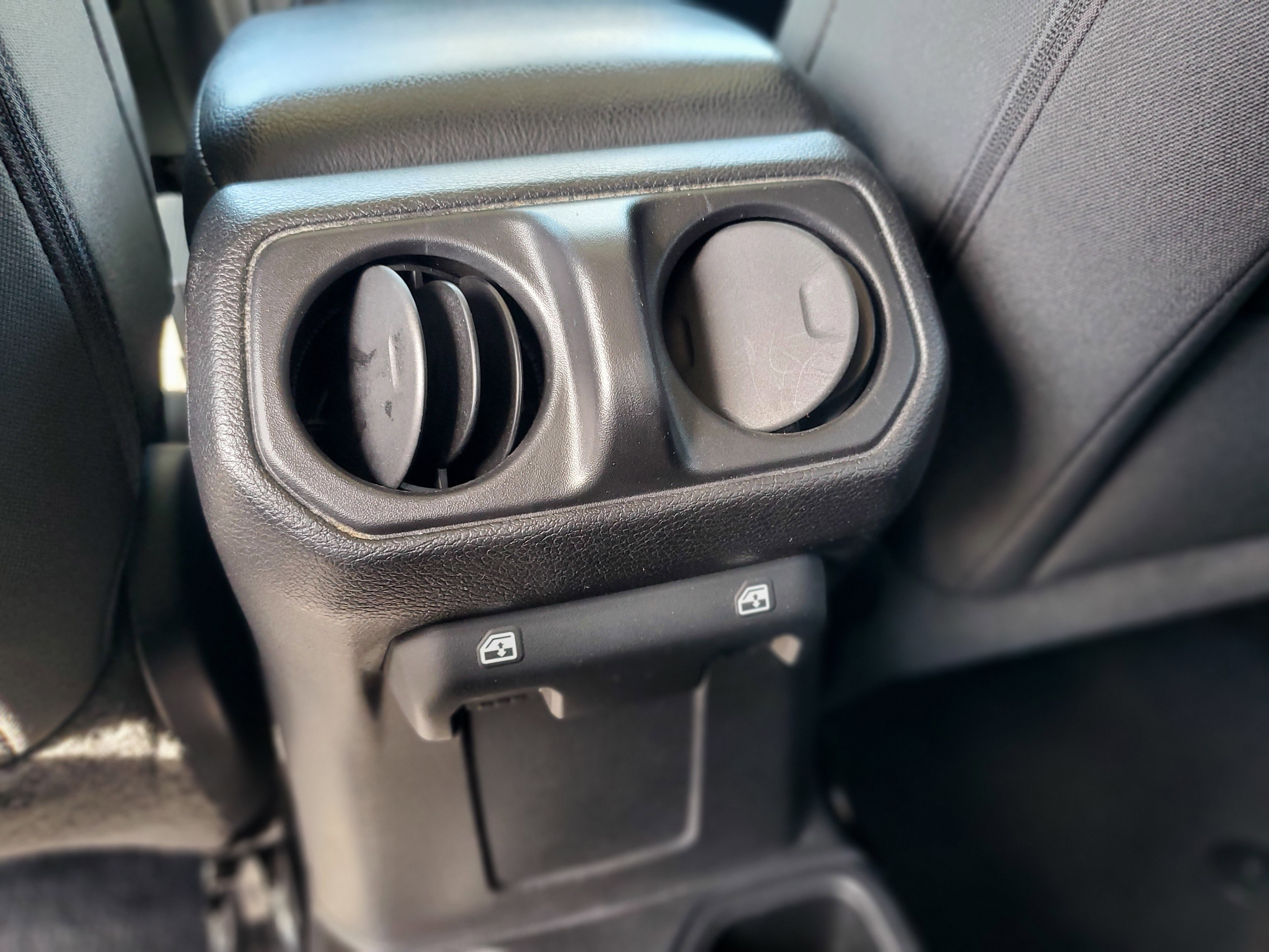 Used 2020 Jeep Gladiator Sport image 15