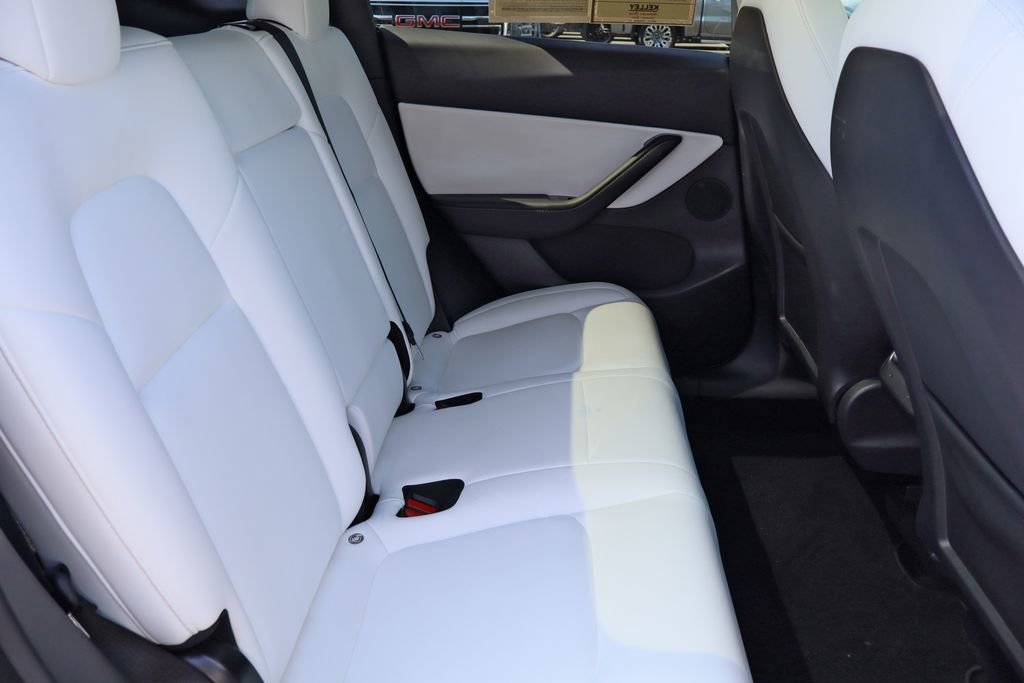 Used 2021 Tesla Model Y Long Range AWD/4WD image 24