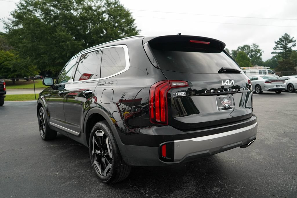 Used 2025 Kia Telluride S FWD image 3