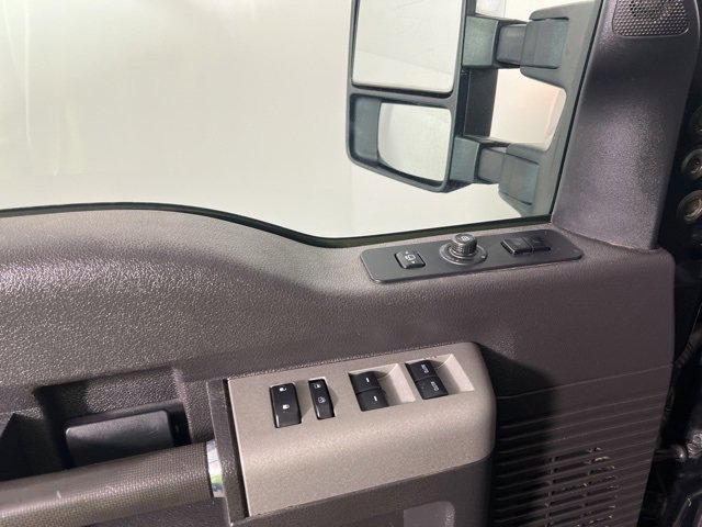 Used 2015 Ford F250 Lariat w/ Chrome Package image 10