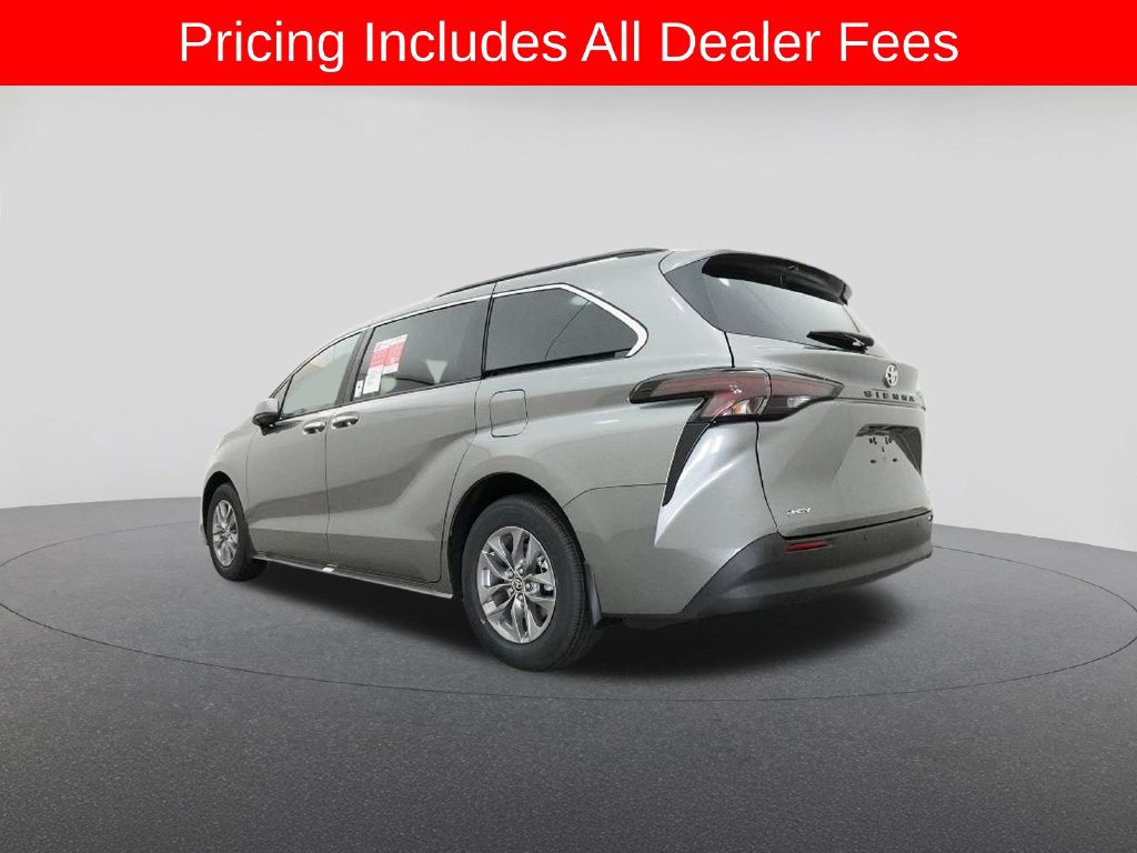 New 2026 Toyota Sienna XLE FWD image 21