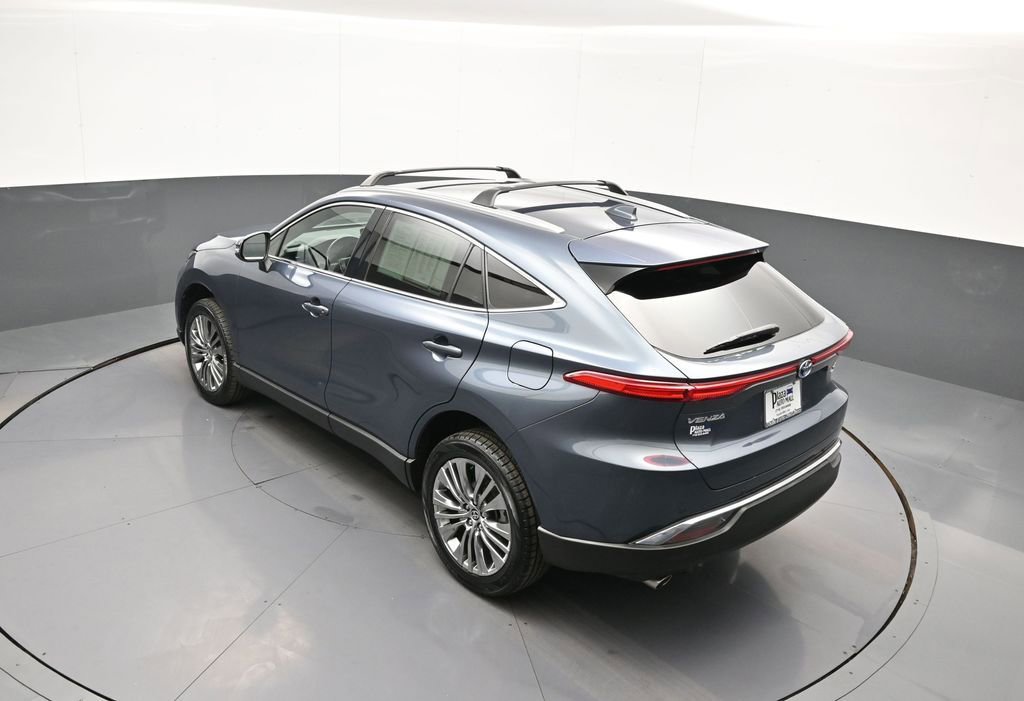 Certified 2023 Toyota Venza XLE AWD/4WD image 40
