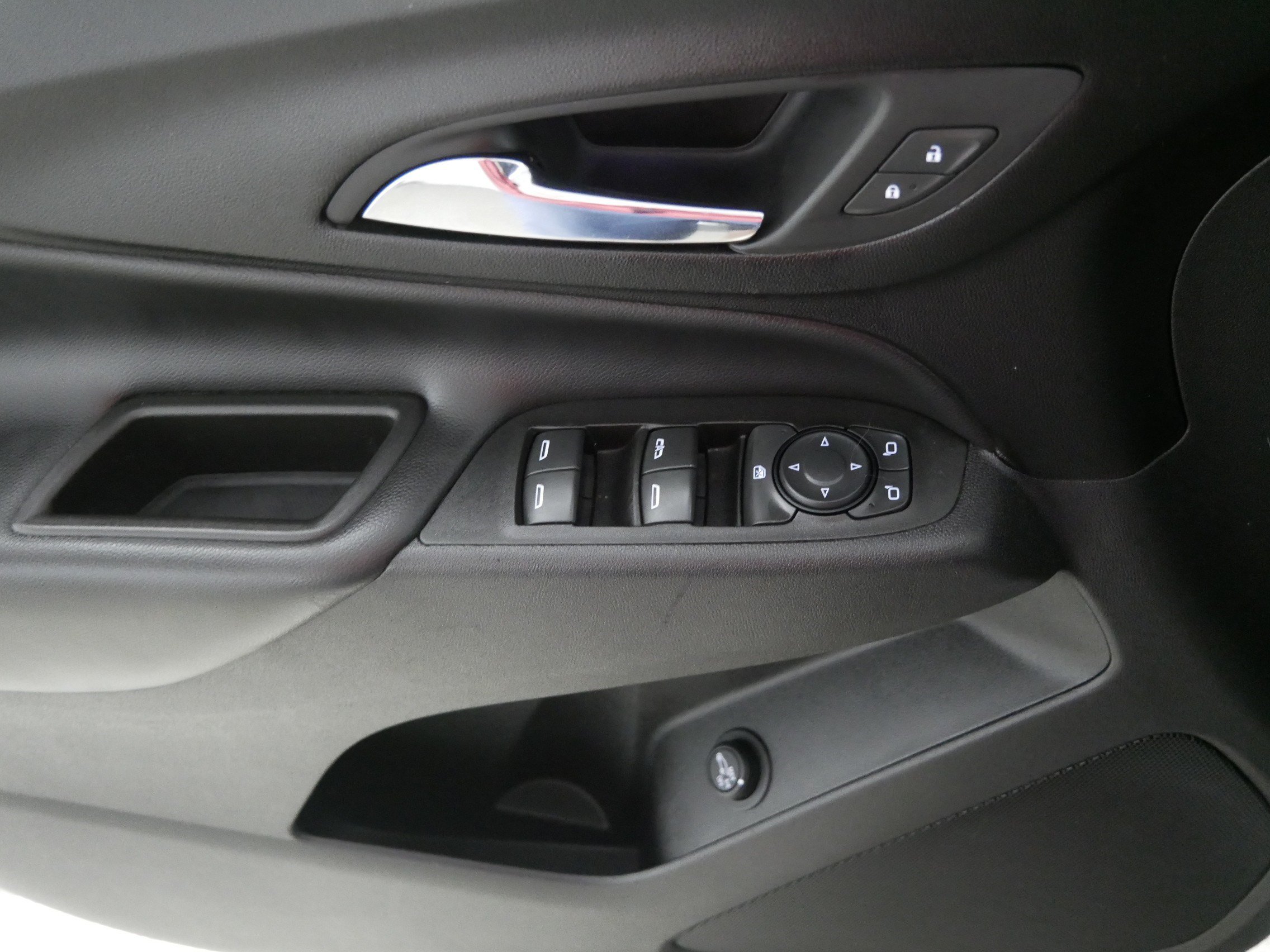 Used 2020 Chevrolet Equinox LT AWD/4WD image 19