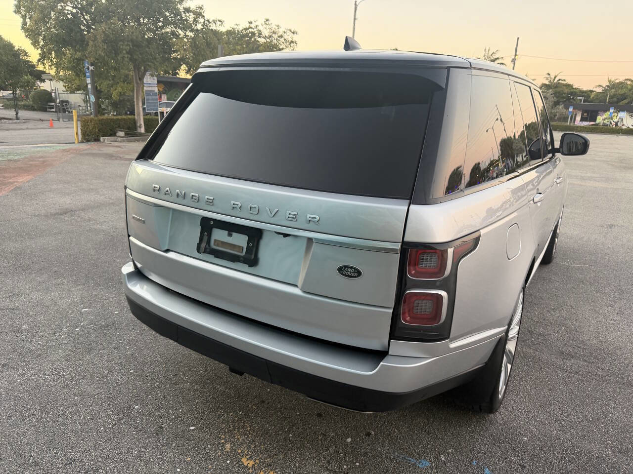 Used 2018 Land Rover Range Rover Supercharged AWD/4WD image 8