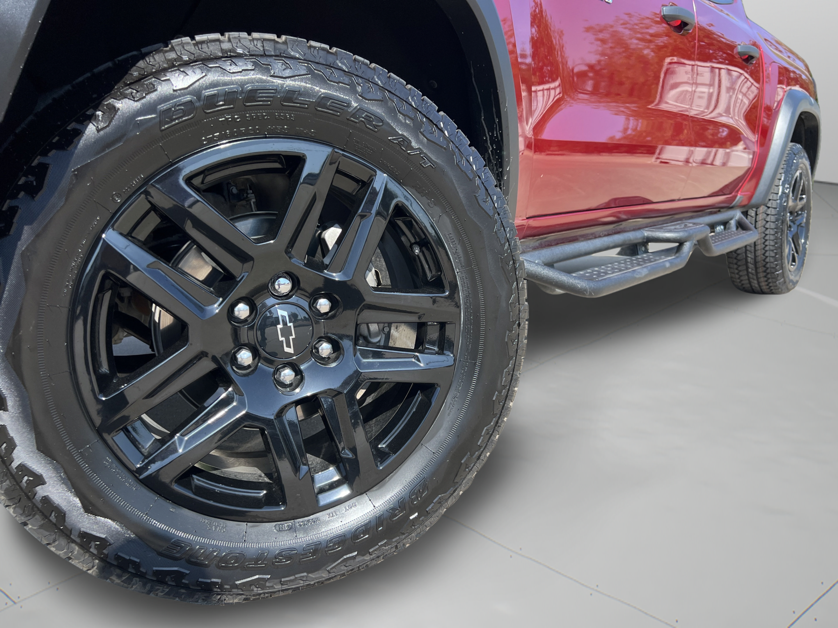Used 2025 Chevrolet Colorado Trail Boss AWD/4WD image 32