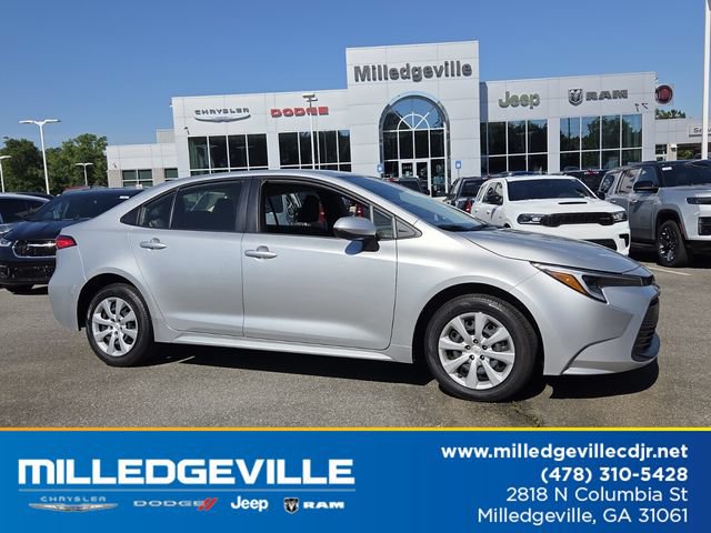 Used 2026 Toyota Corolla LE FWD image 1