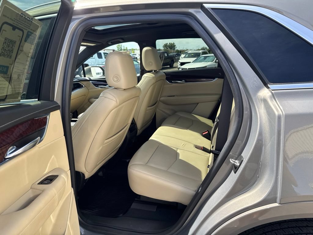 Used 2018 Cadillac XT5 Luxury w/ Driver Awareness Package AWD/4WD image 35