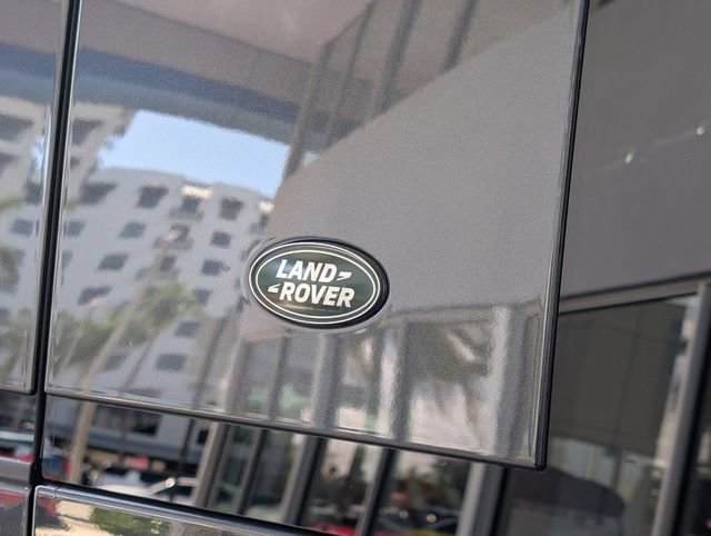 Used 2023 Land Rover Defender 130 X-Dynamic SE image 14