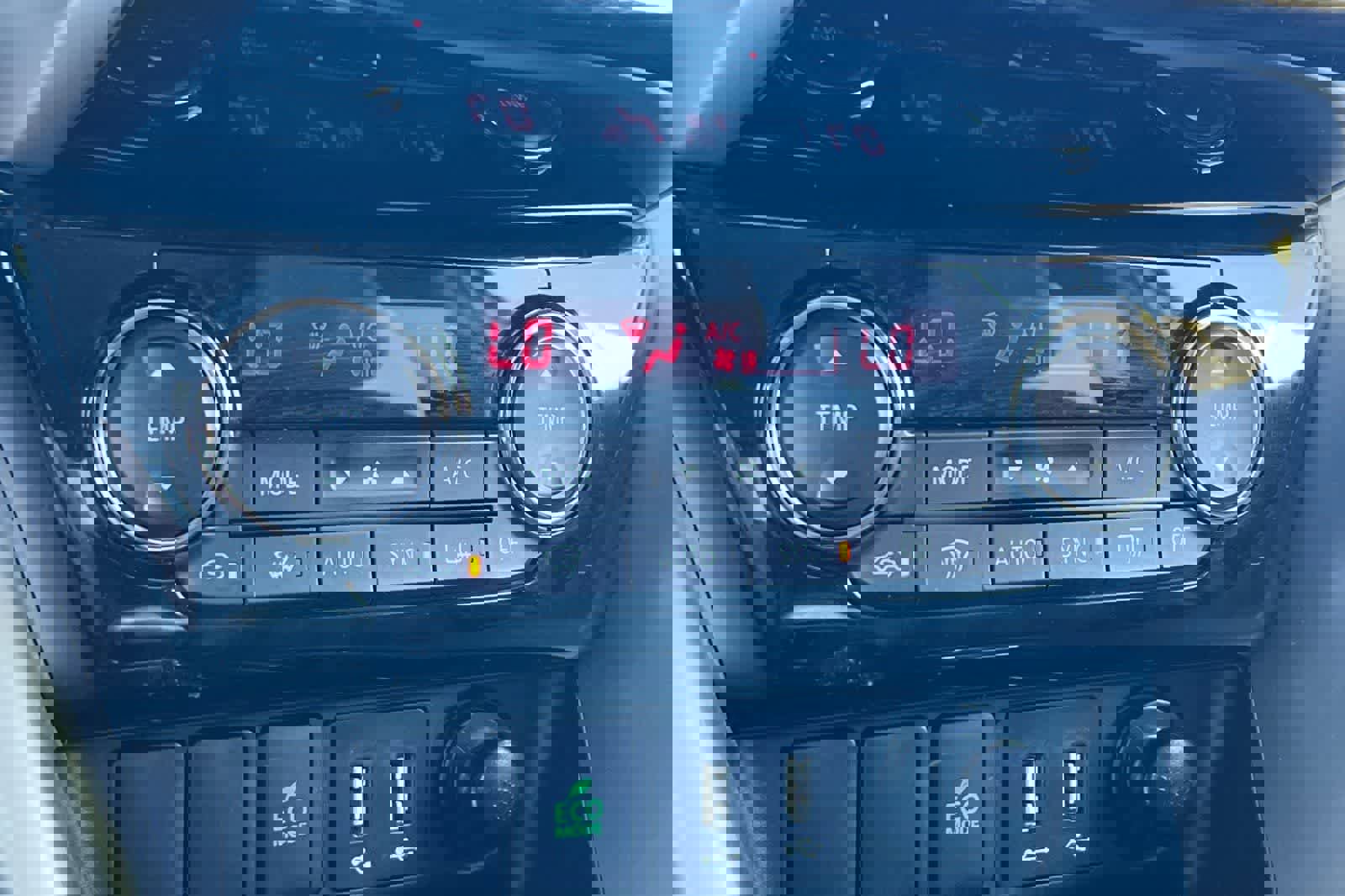 Used 2025 Mitsubishi Eclipse Cross SE image 23