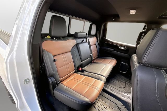 Certified 2024 Chevrolet Silverado 1500 High Country w/ High Country Premium Package AWD/4WD image 27